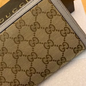 Gucci authentic large wallet